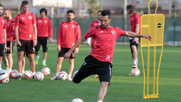 Denizlispor, Kerem Gülbahr'ı transfer etti