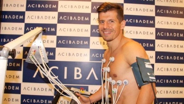 Emre Belözoğlu 19 yaşında çıktı