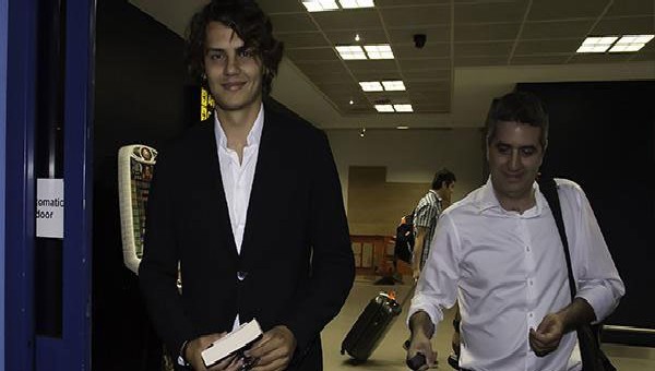 Enes Ünal Manchester'a geldi