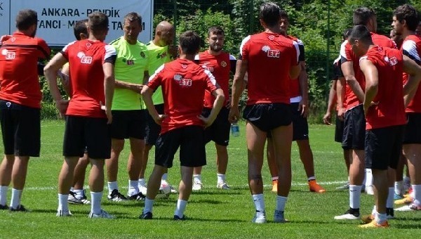 Eskişehirspor'un Kartepe kampı