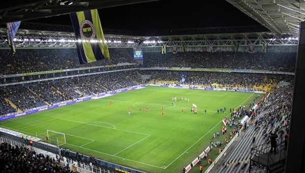 Fenerbahçe Avrupa'da evinde zor kaybediyor