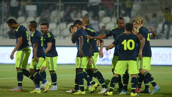 Afyon Futbol Fest 2015 turnuvasının açılış maçında Fenerbahçe ile Yunanistan temsilcisi Olympiakos karşı karşıya geldi. 