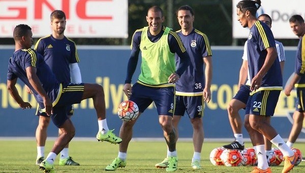Fenerbahçe'de çalışmalar sürüyor