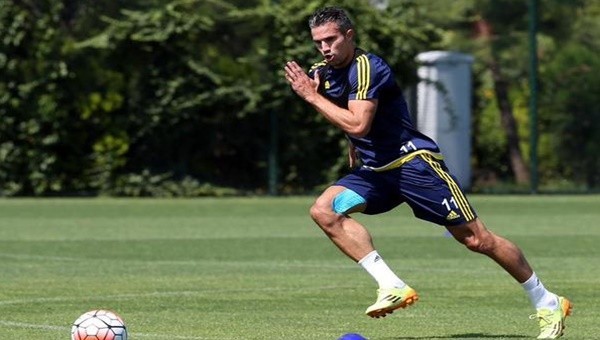 Fenerbahçe'de yeni sezon hazırlıklarını sürdürdü