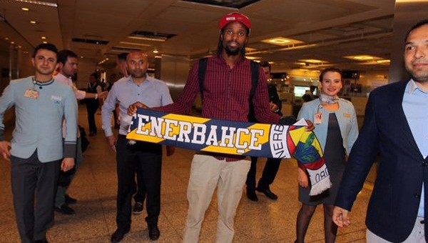 Fenerbahçe'den imza törenleri açıklaması