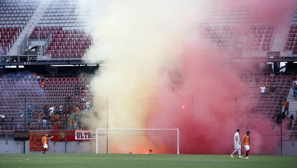 Galatasaray-Udinese maçında olay