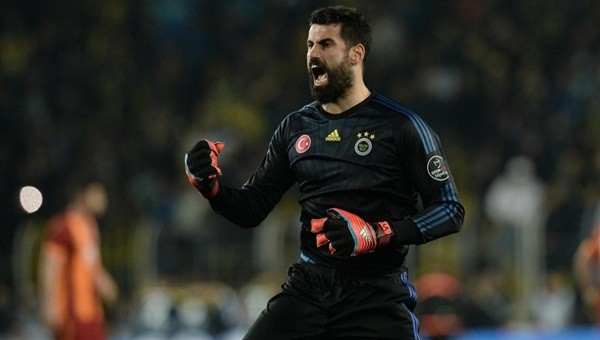Volkan Demirel Fenerbahçe'yi ipten aldı