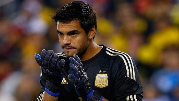 Manchester United Sergio Romero'nun peşinde