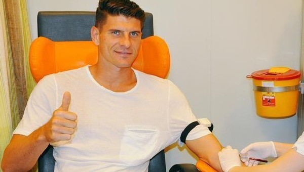 Mario Gomez, sağlık kontrolünden geçti