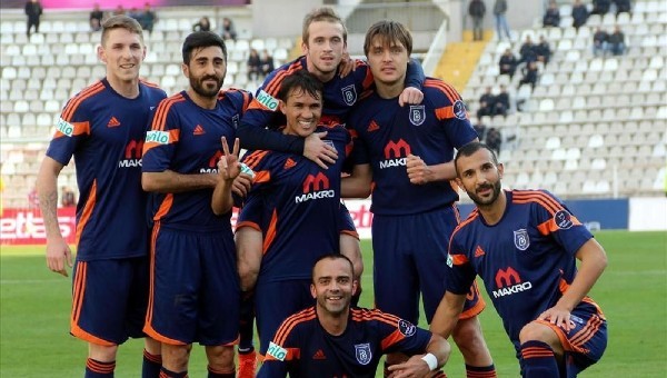 Medipol Başakşehir, AZ Alkmaar karşısında tur arayacak