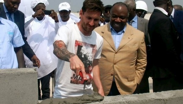 Messi bir çimento attı, 3.5 milyon Euro'yu kaptı!