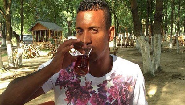 Podolski'nin ardından Nani'de 'çaycı' çıktı!