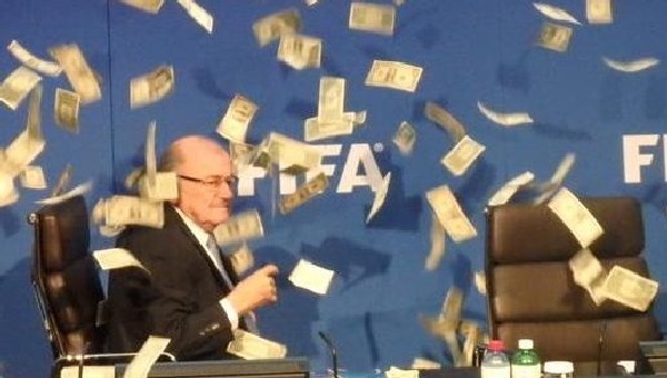 Sepp Blatter'e şok protesto
