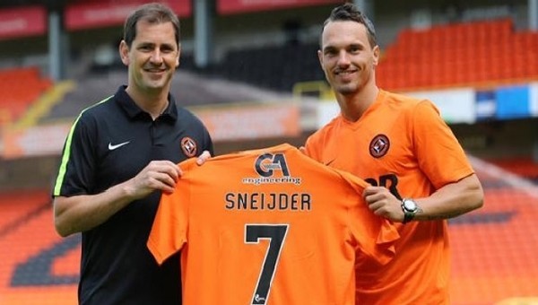 Sneijder Dundee United'a gitti