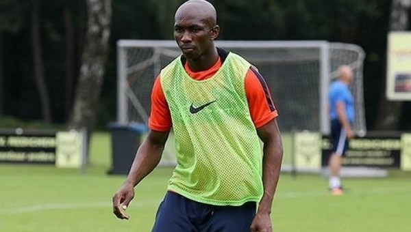 Stephane Mbia direkten döndü