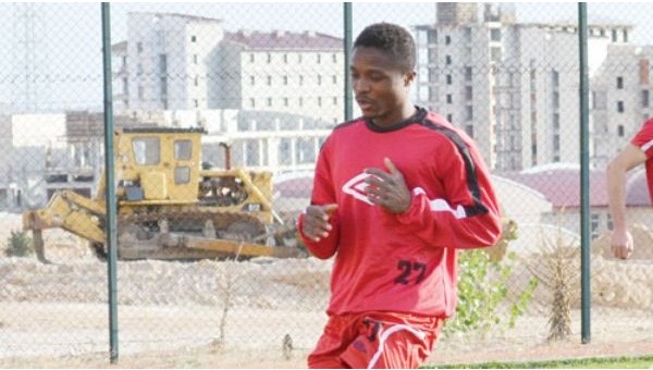 Eski Fenerbahçeli Uche'nin kuzeni Küçükşapçıspor'da