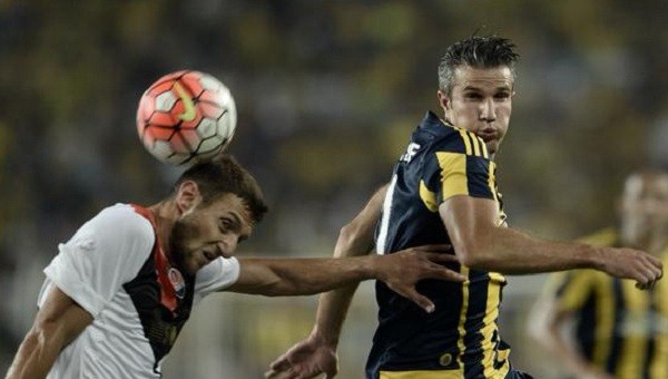 Van Persie Fenerbahçe'de ilk maçına çıktı