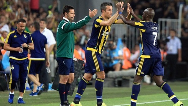 Van Persie ilk 11 için çalışıyor