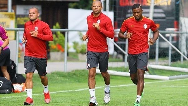 Wesley Sneijder herkesi şaşırttı