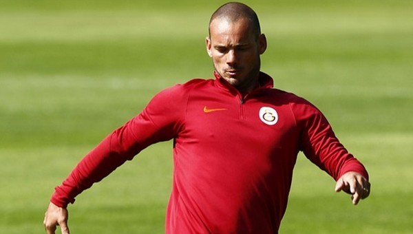 Wesley Sneijder ücretini indirecek