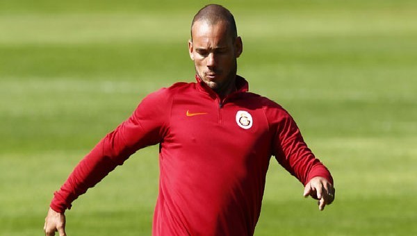 Wesley Sneijder'in siniri yönetime