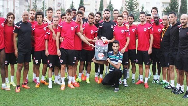 Adanaspor'dan 'Vatan Sağolsun' afişi