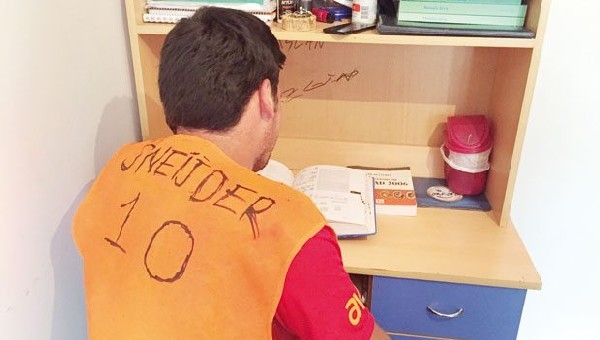 'Annem Sneijder'e patik ördü'
