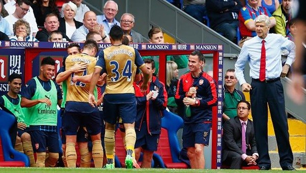 Arsenal, Crystal Palace'ı 2-1 mağlup etti. 