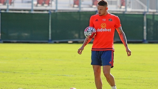 Crystal Palace'tan Connor Wickham hamlesi