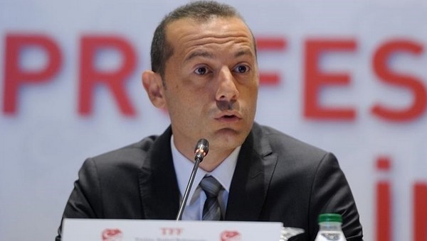Cüneyt Çakır: 'Türk futbolunun önüne geçme niyetimiz yok'