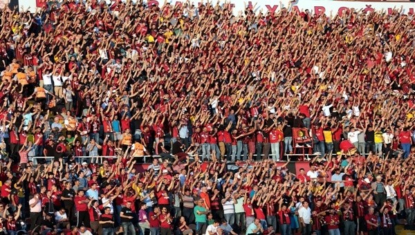 Eskişehir karardı. Maç yarıda kaldı!