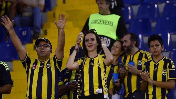 Fenerbahçe taraftarına canlı yayın eziyeti