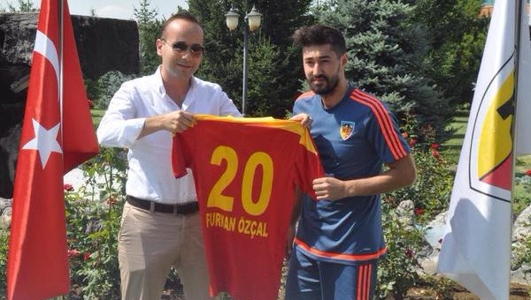 Kayserispor, Furkan Özçal'ı renklerine bağladı