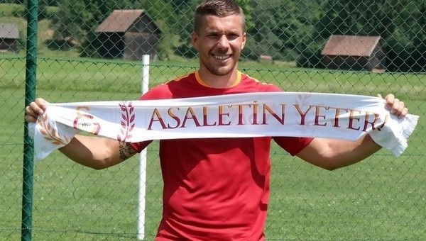 Lukas Podolski: 'Galatasaray'ı ailemle birlikte seçtim'