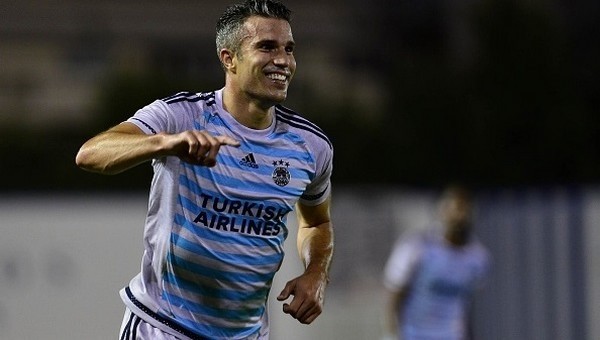 Manchester United Robin van Persie'yi arıyor