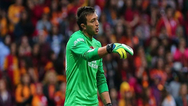 Muslera çileden çıktı