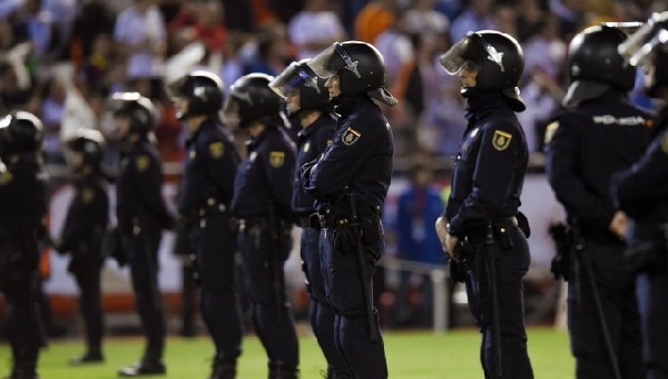 Polis iş bıraktı, Hollanda Ligi'nde maçlar ertelendi