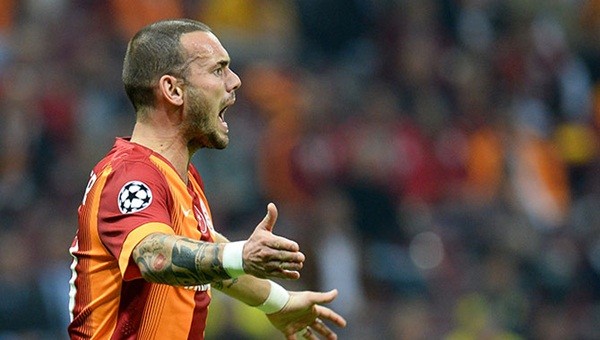 Sneijder'den Hamzaoğlu'na şok tepki