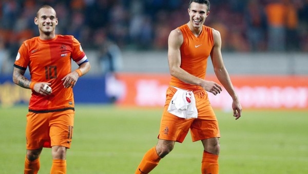 Van Persie ve Sneijder kadroda mı?