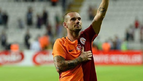 Wesley Sneijder bir açıldı, pir açıldı