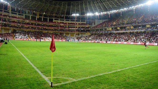 Antalya Arena'daki çim tartışması