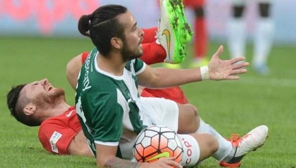Bursaspor'dan Jorquera'ya ceza