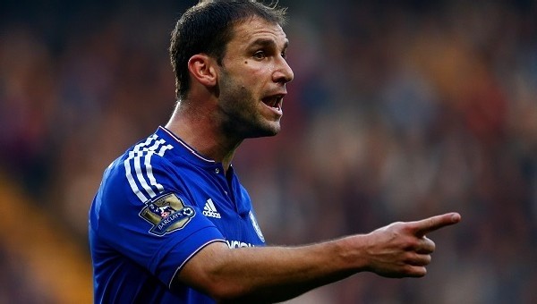 Chelsea'nin sağ beki sakatlandı