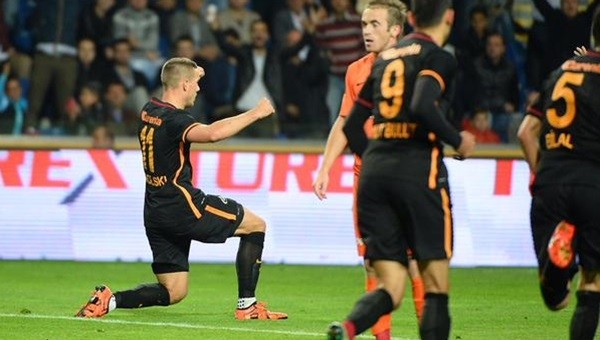 Galatasaray 12'den vurdu