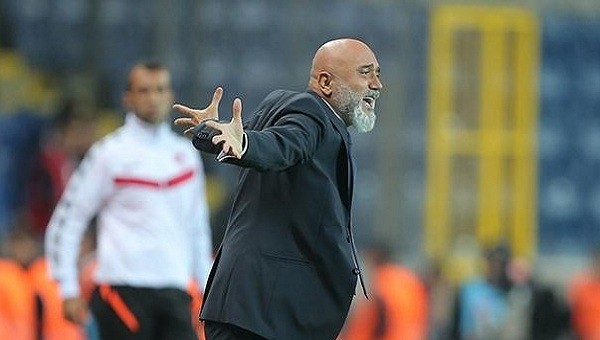 Hikmet Karaman'dan oyuncularına veryansın