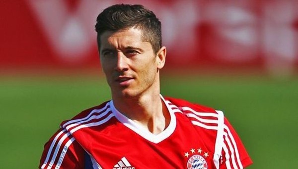 Lewandowski: 'Messi ve Ronaldo benden farklı