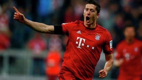 Lewandowski'nin içkili kutlaması başına bela oldu!