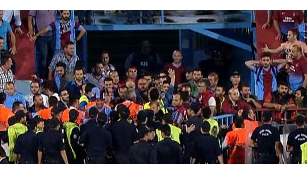 Maç bitti, Avni Aker karıştı