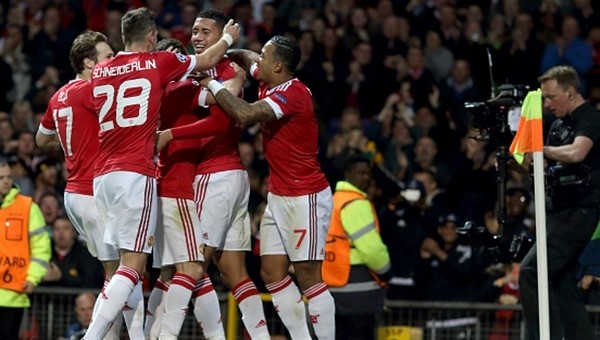 Manchester United, Panzeri geçti