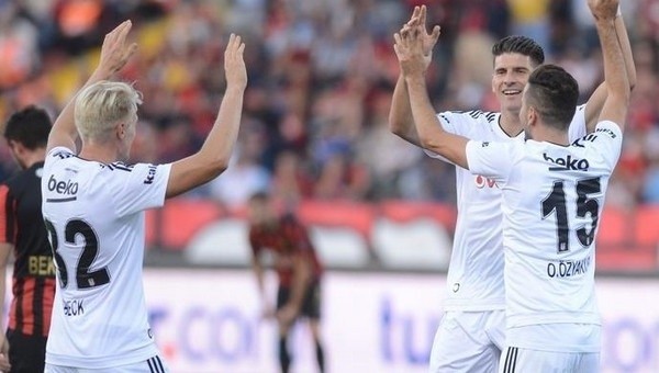 Mario Gomez'e büyük övgü